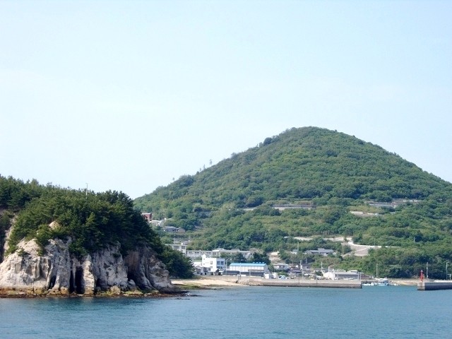 approaching Ogijima