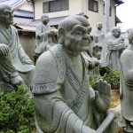 Zentsuji - Monk statues