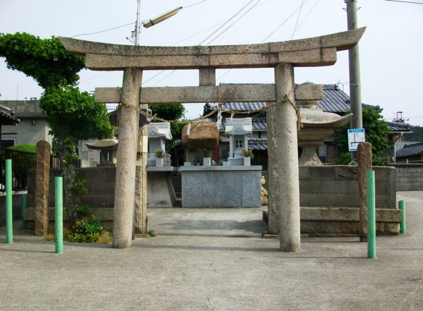 Teshima Ieura - Shrine