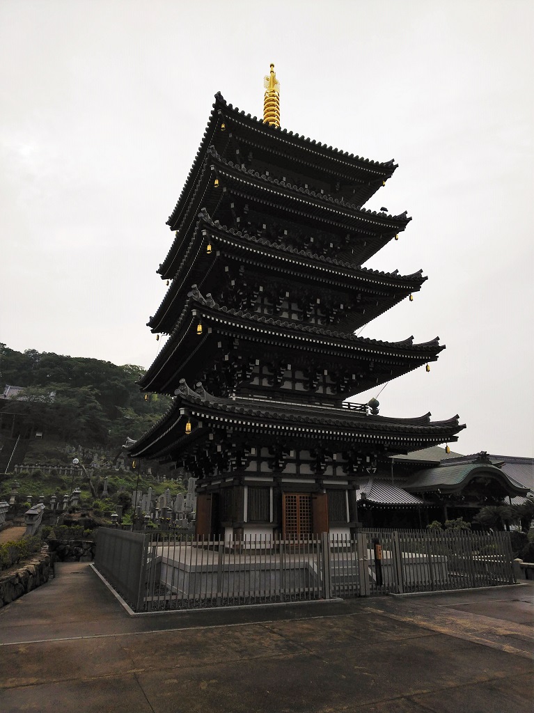 Honen ji Pagoda on a rainy day