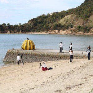 Yayoi Kusamas Yellow Pumpkin is back on Naoshima 2